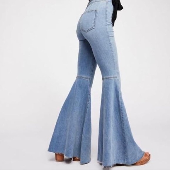 Free People We The Free Just Float On Flare Jeans Light Wash 31 short - Picture 2 of 13